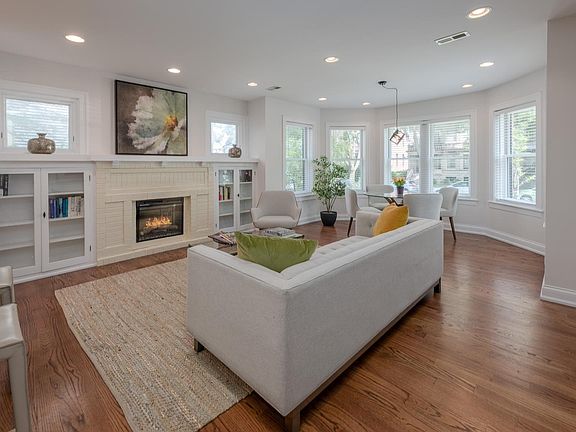 3rd image of 2171 W Sunnyside Ave #1