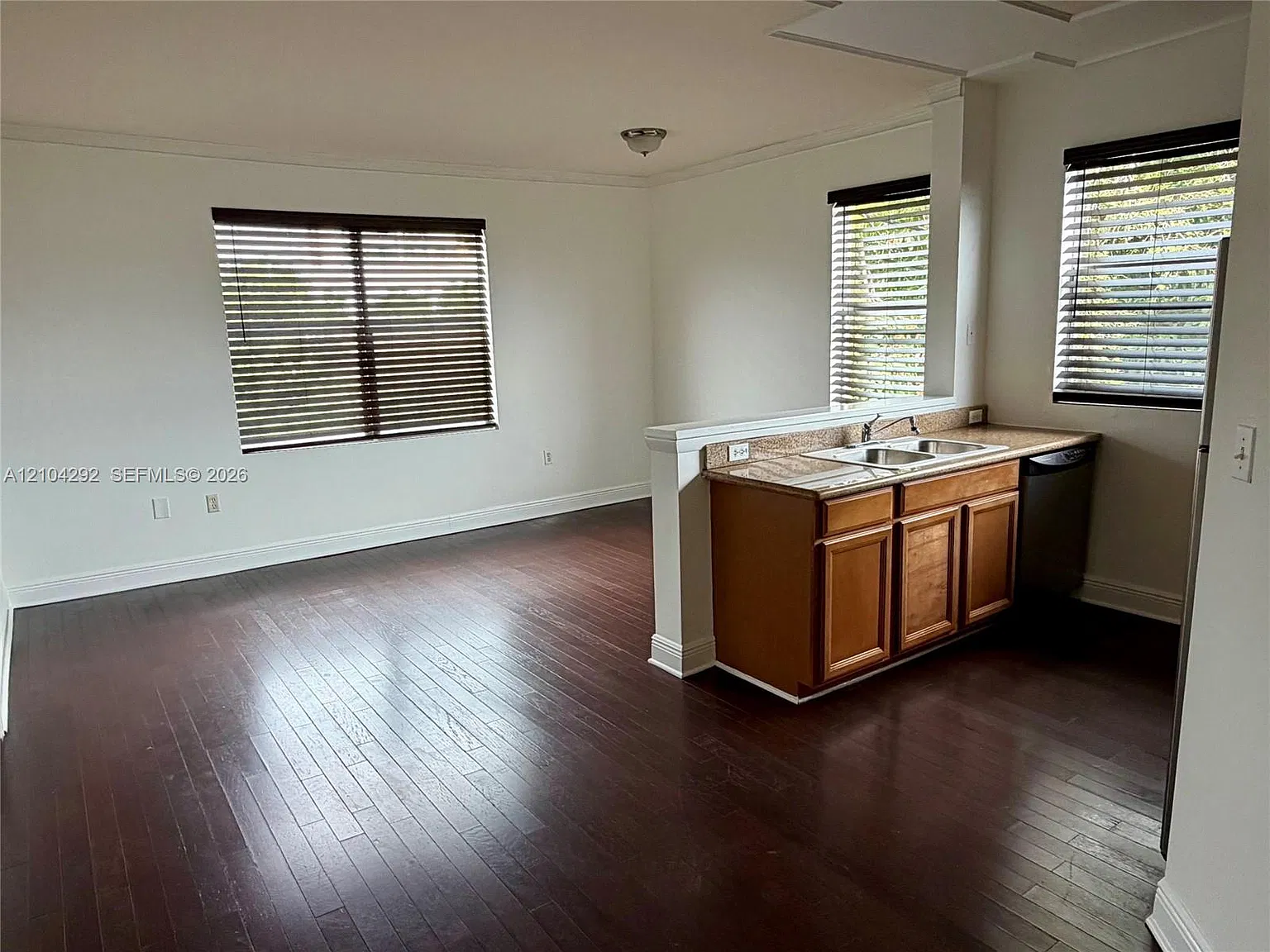 The Manor Condo — Photo 3
