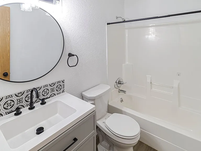 205 Emerson St — Photo 6