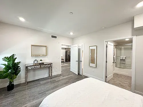 The SECRET in K-Town Luxury Apartments — Photo 29