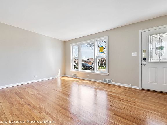 4th image of 4048 Kolze Ave