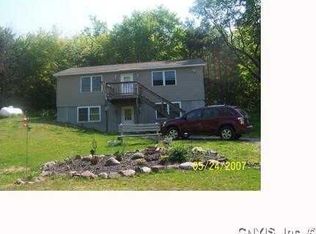 14 Hong Kong Rd, Parish, NY 13131