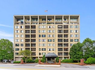 55 River Rd APT 8C, Manchester, NH 03104