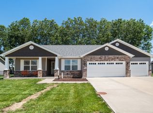 3546 Chippewa Dr, Shiloh, IL 62221