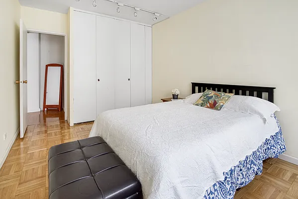 Sold by Compass | media 20