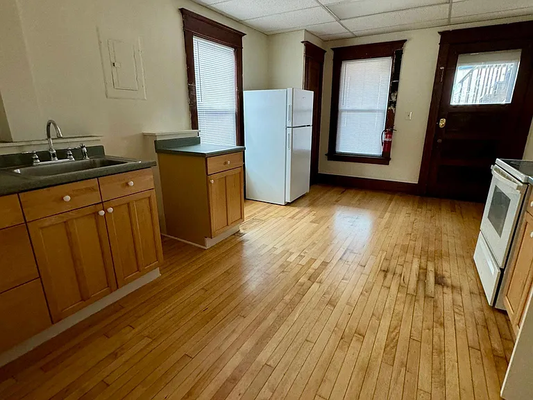161 Pine St #2 — Photo 16