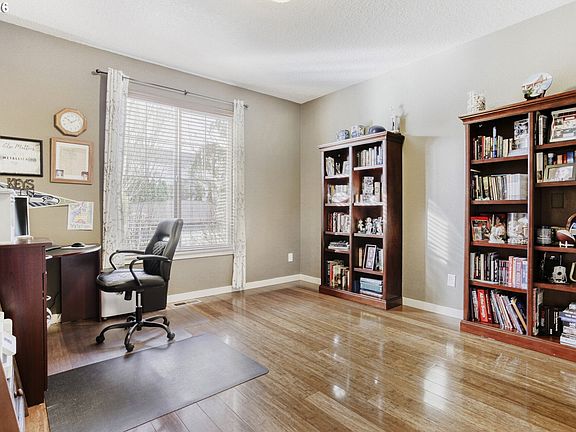 4th image of 10410 NE 70th Ct