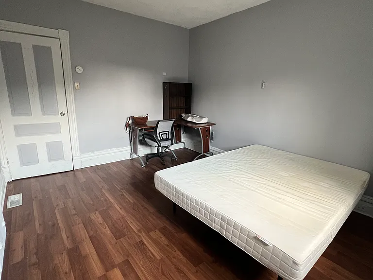 627 College St #1 — Photo 33