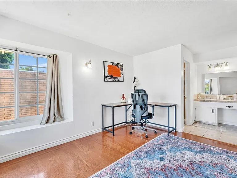 1345 S Jellick Ave — Photo 26