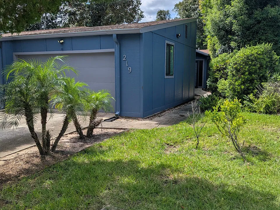 219 Pine Cone Trl