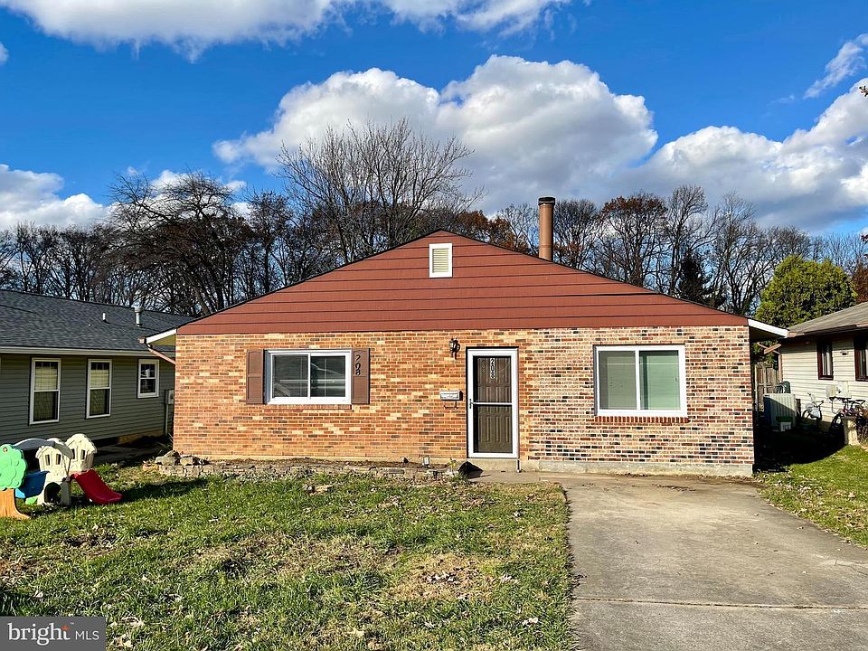 1st image of 208 Crabb Ave