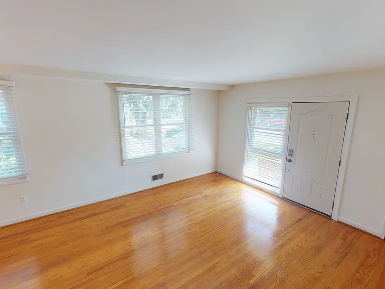 16 E Taylor Run Pkwy — Photo 6