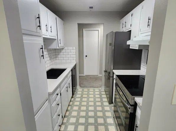 1675 Cedarwood Dr APT N, Westlake, OH 44145