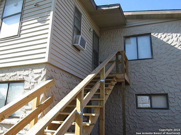 2nd image of 206 Florencia Ave