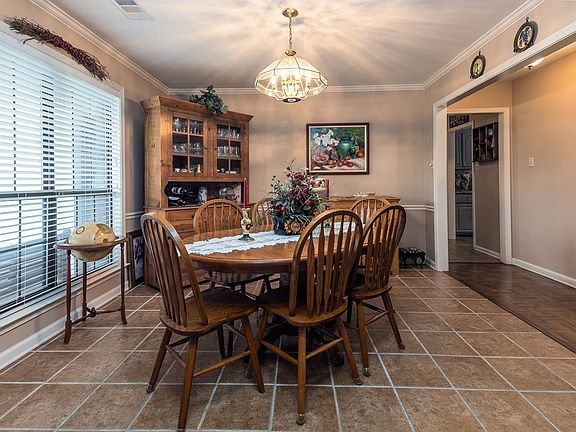4th image of 4867 Cassell Dr