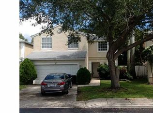 118 E Riverbend Dr, Sunrise, FL 33326