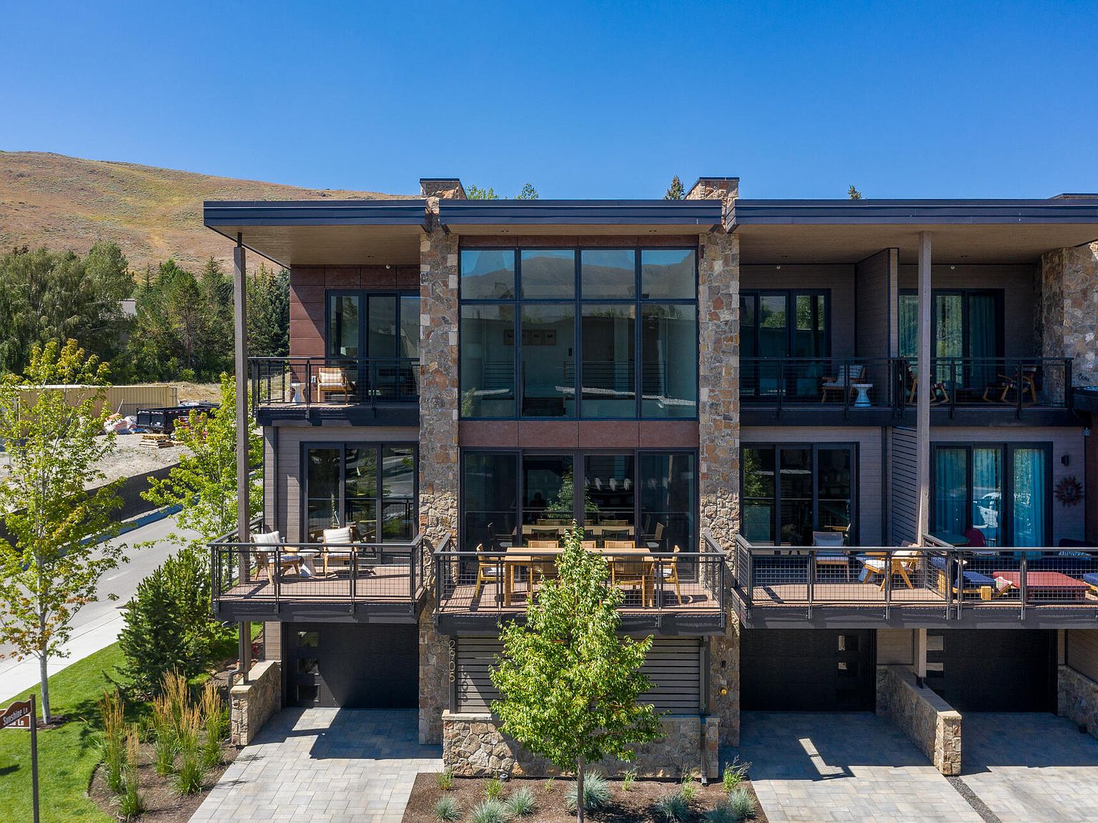 2905 Lahontan Ln #2905