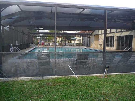 4th image of 4712 E Lucerne Lakes Boulevard #102