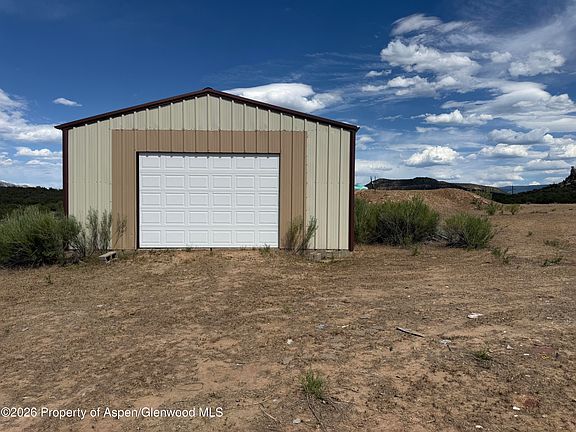3rd image of 4530 Horse Canyon Rd