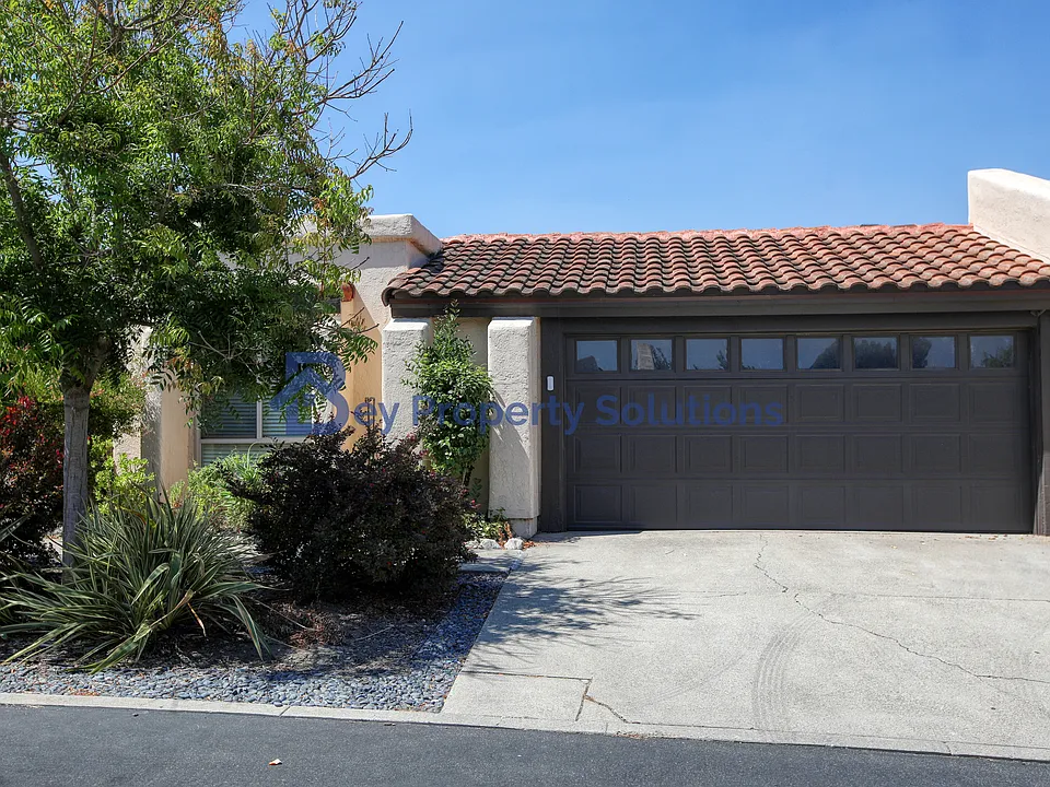 81 Encanto Ln