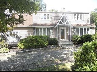 27 River Rd, Stanhope, NJ 07874