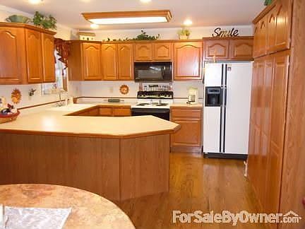 2nd image of 3813 Lisa Ln