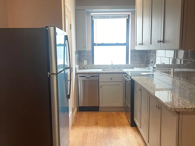 23 Hudson St #204 — Photo 5