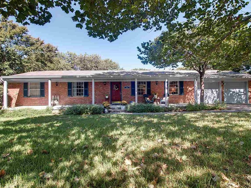 2nd image of 9209 Lark Dr