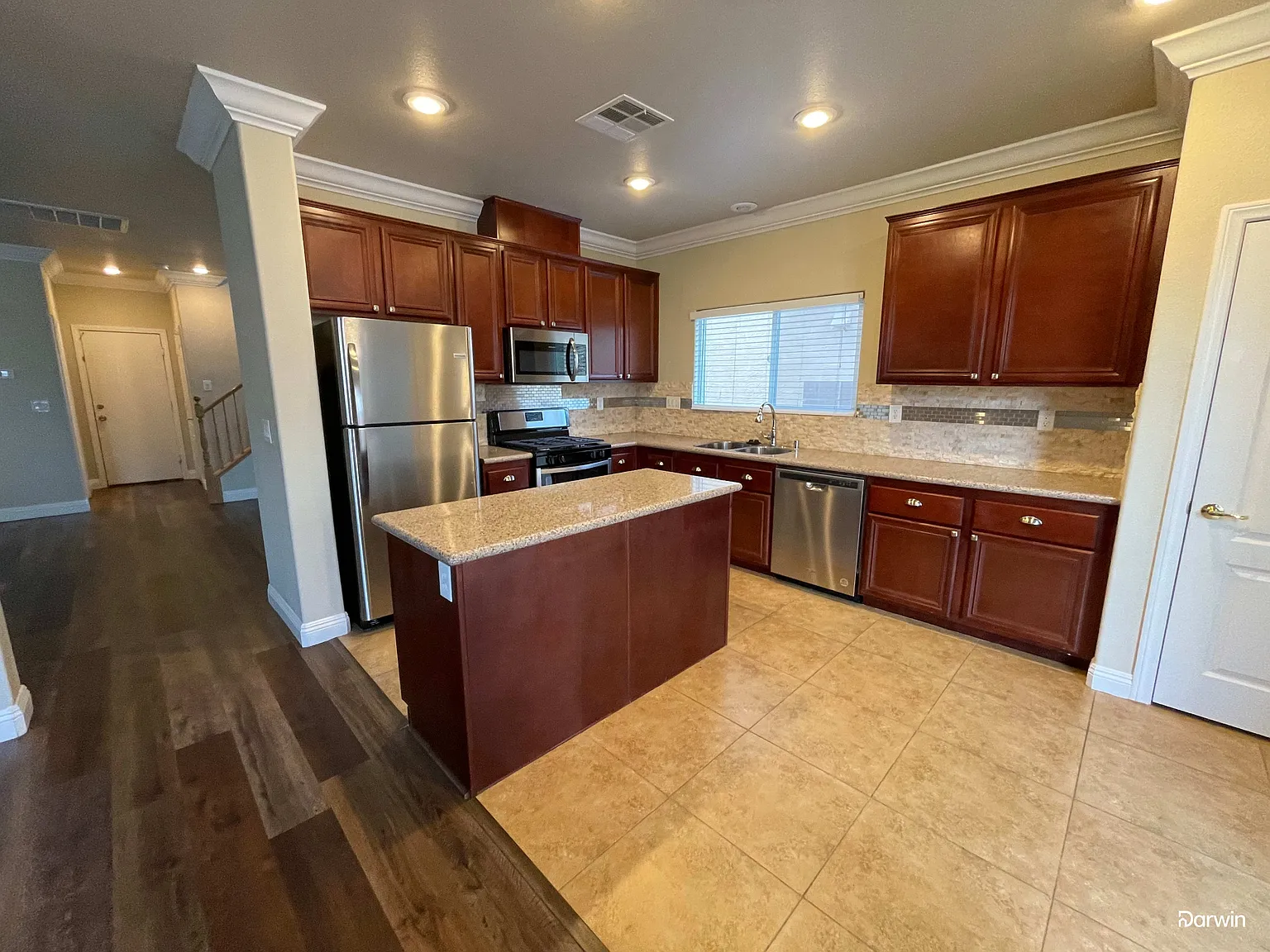 3 bed, 2.5 bath, 2083 sqft, $2,270 — Photo 2
