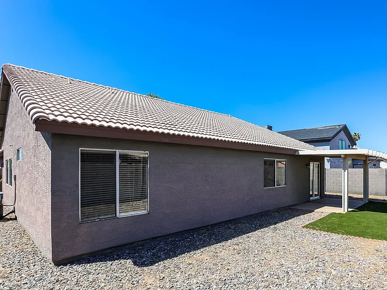 5307 N 79th Dr — Photo 16