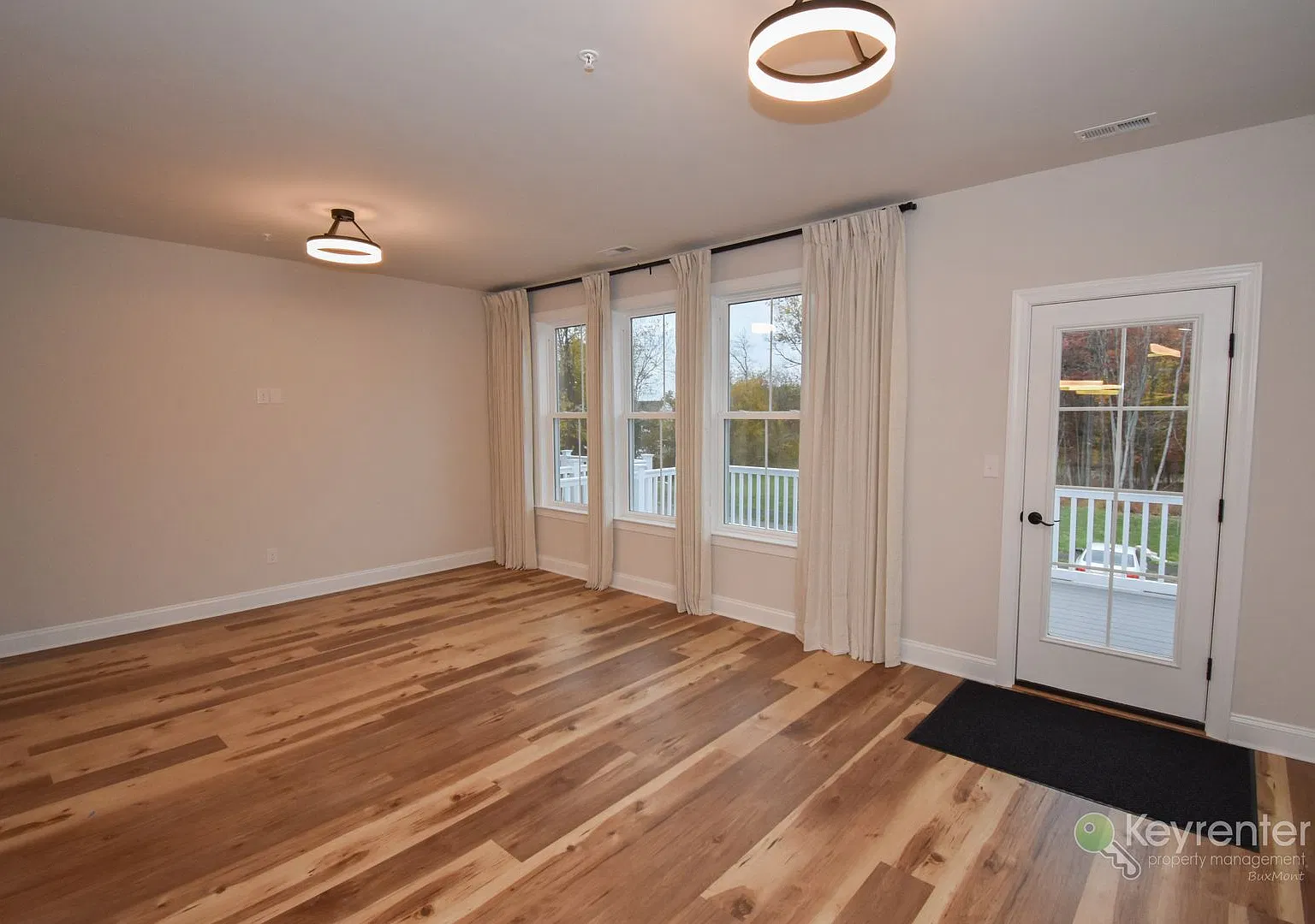 4 Bed, 3.5 Bath Townhome in Avondale Walk — Photo 4