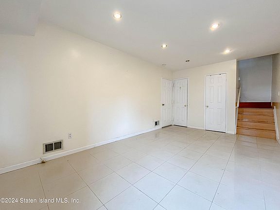 3rd image of 33 Teri Ct