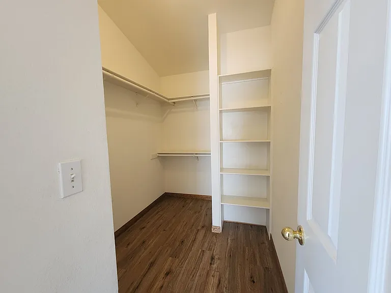 1843 Keyes Rd — Photo 12