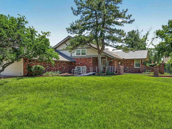 8621 E Tamarac St, Wichita, KS 67206