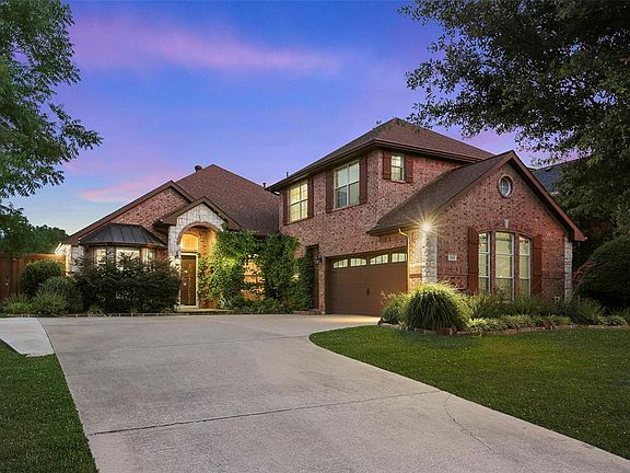 2nd image of 120 Love Bird Ln