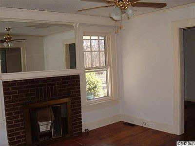 4th image of 638 Flint St