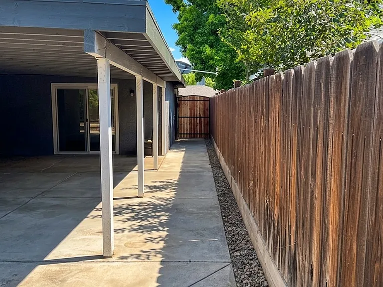 3115 W Santa Ana Ave — Photo 24