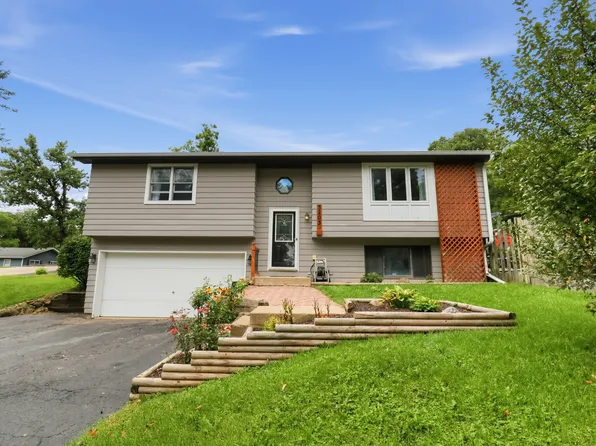 3203 Thompson Rd, Wonder Lake, IL 60097