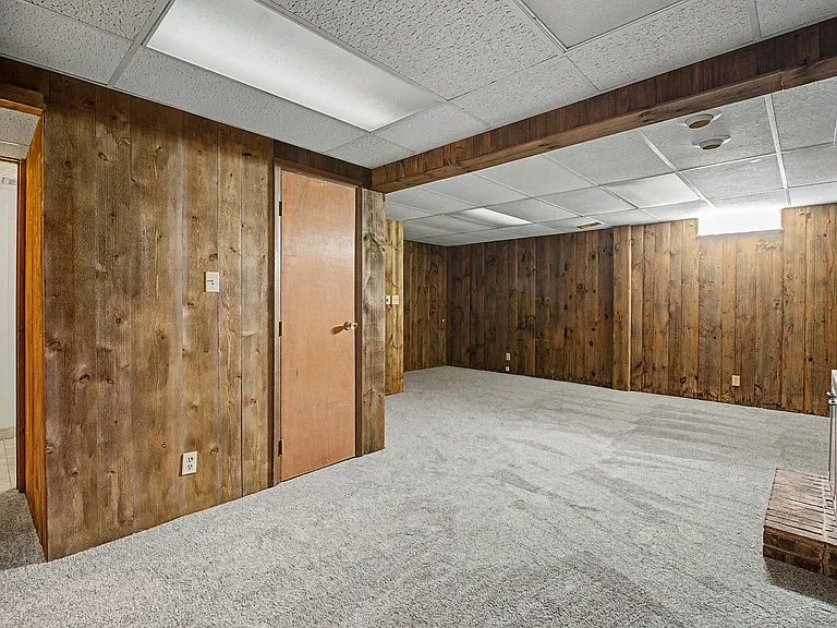 1406 Old Town Ct — Photo 36