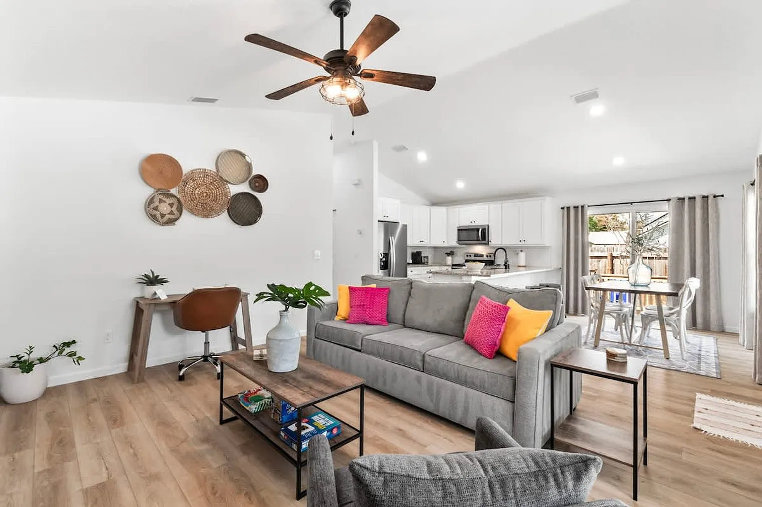 3 bed, 2.0 bath, 1162 sqft, $1,984 — Photo 1