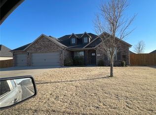 18335 Phelps Cir, Fayetteville, AR 72704