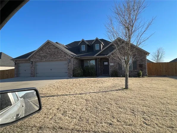 18335 Phelps Cir, Fayetteville, AR 72704