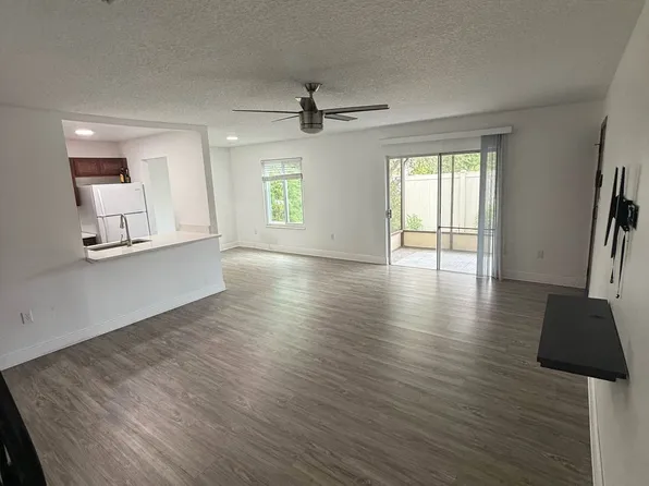1043 Spring Meadow Dr #1043, Kissimmee, FL 34741