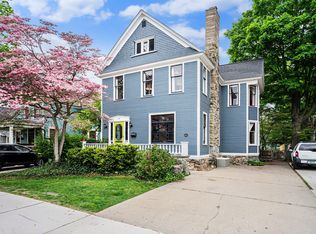 133 W 11th St, Holland, MI 49423