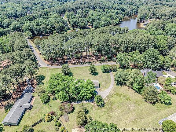 2nd image of 1802 Holiday Rd