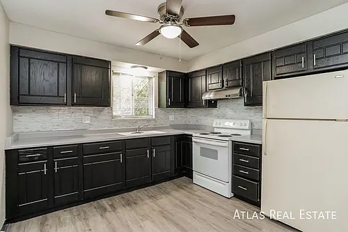 64 Newport Cir #4B Photo 1