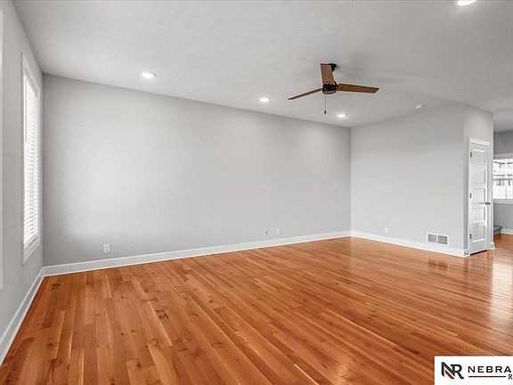 5th image of 305 Otoe Dr