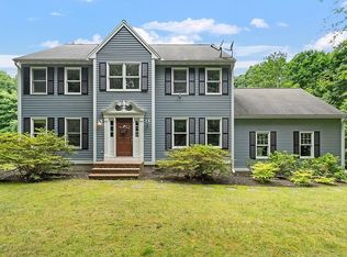 296 Hilltop Rd, Lancaster, MA 01523