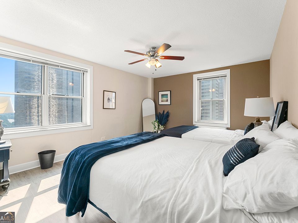 1st image of 300 W Peachtree St NW Unit 17J