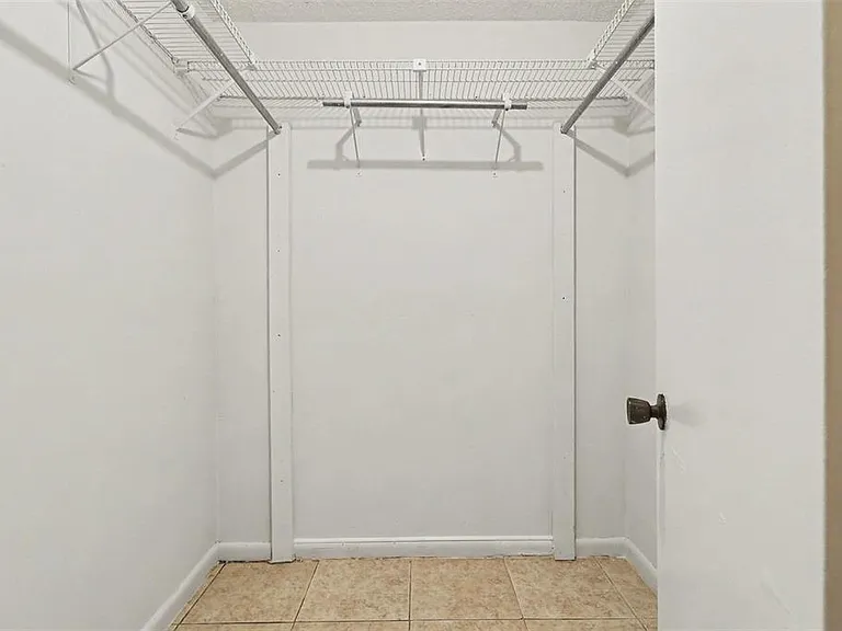 10157 Bluff Ct — Photo 16
